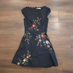 Wayward Fancies Eshakti XS 2 Black Floral Embroidered Pockets Midi Dress